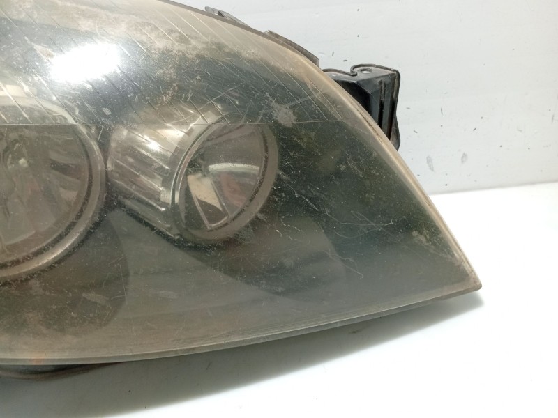 Recambio de faro derecho para opel astra h berlina referencia OEM IAM 1216562 24451033 1EG27037002