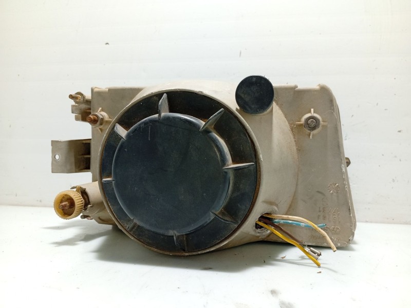 Recambio de faro izquierdo para iveco daily caja cerrada (1989 =>) referencia OEM IAM 1616417731  