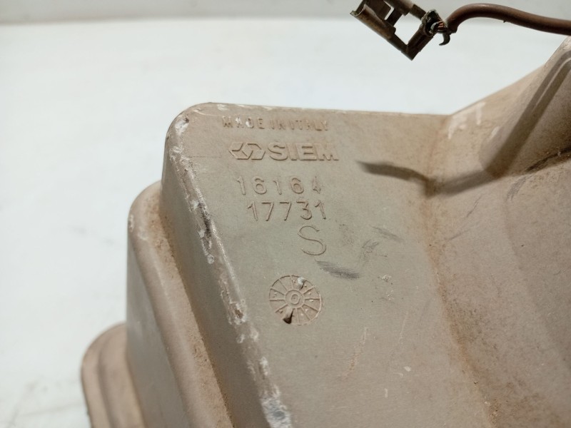 Recambio de faro izquierdo para iveco daily caja cerrada (1989 =>) referencia OEM IAM 1616417731  