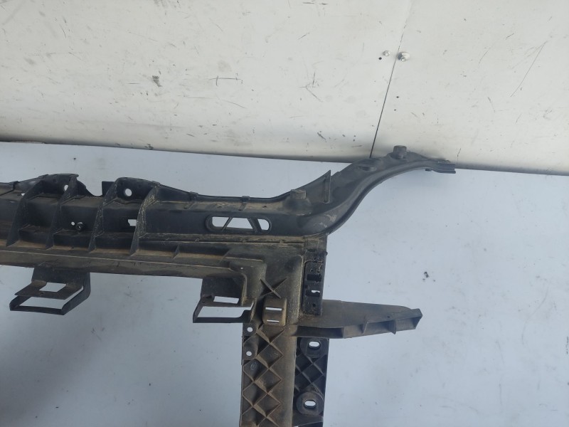 Recambio de panel frontal para ford focus lim. (cb8) referencia OEM IAM   