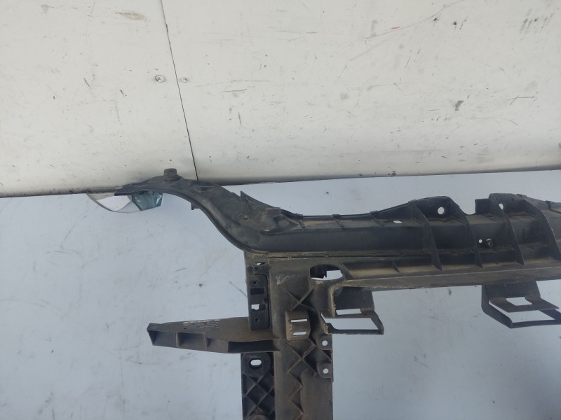 Recambio de panel frontal para ford focus lim. (cb8) referencia OEM IAM   