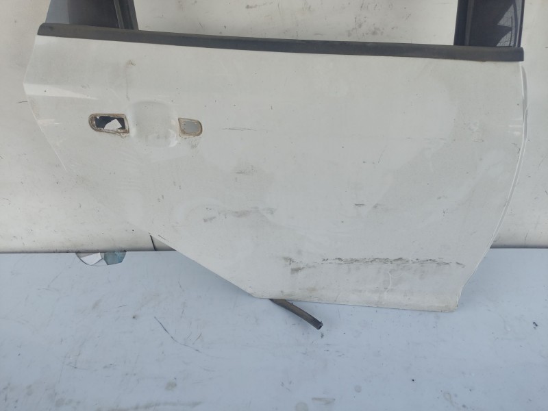 Recambio de puerta trasera derecha para ford focus lim. (cb8) referencia OEM IAM 2172759  