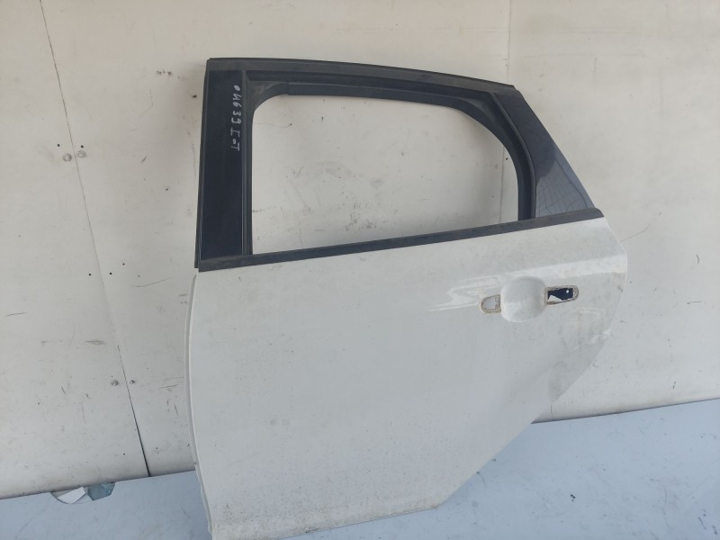 Recambio de puerta trasera izquierda para ford focus lim. (cb8) referencia OEM IAM 2164166  