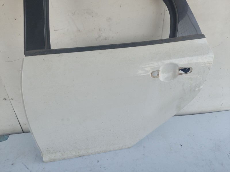 Recambio de puerta trasera izquierda para ford focus lim. (cb8) referencia OEM IAM 2164166  