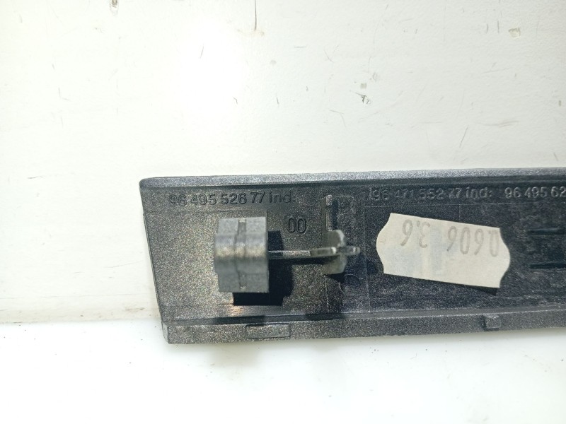 Recambio de moldura para peugeot 407 (6d_) 1.8 16v (6d6fyc) referencia OEM IAM 9649552677 9647155277 9649562877