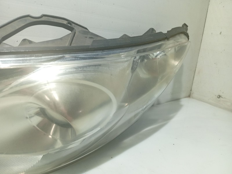 Recambio de faro izquierdo para peugeot 407 (6d_) 1.8 16v (6d6fyc) referencia OEM IAM 620890  0301213203