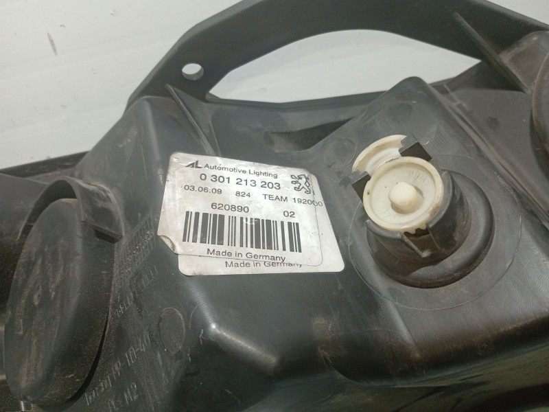 Recambio de faro izquierdo para peugeot 407 (6d_) 1.8 16v (6d6fyc) referencia OEM IAM 620890  0301213203