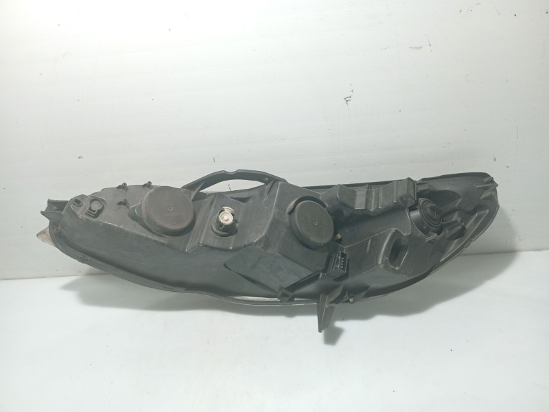 Recambio de faro derecho para peugeot 407 (6d_) 1.8 16v (6d6fyc) referencia OEM IAM 620690  