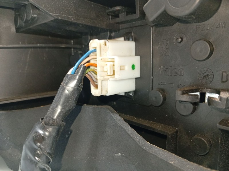 Recambio de piloto trasero derecho para peugeot 407 (6d_) 1.8 16v (6d6fyc) referencia OEM IAM 6351GC  