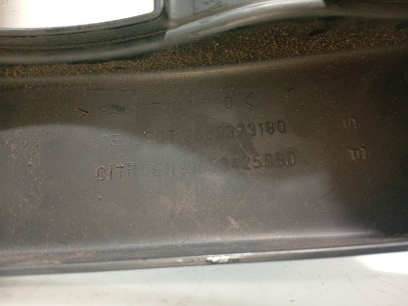 Recambio de tapa motor para peugeot 407 (6d_) 1.8 16v (6d6fyc) referencia OEM IAM 9753373180  