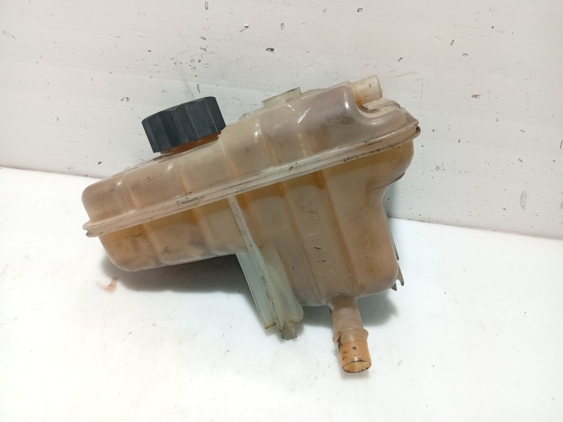 Recambio de deposito expansion para peugeot 407 (6d_) 1.8 16v (6d6fyc) referencia OEM IAM 132357  