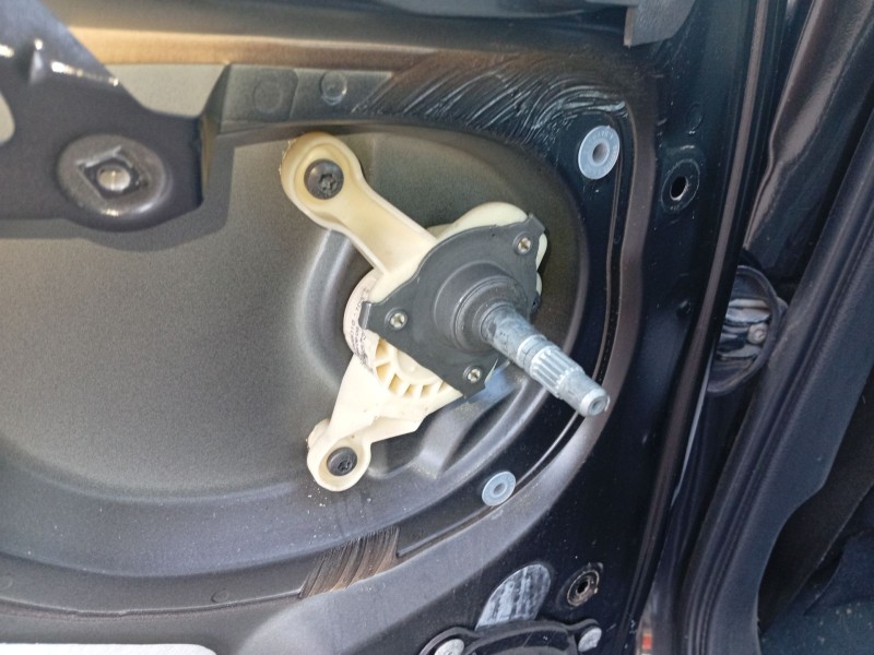 Recambio de elevalunas trasero izquierdo para peugeot 407 (6d_) 1.8 16v (6d6fyc) referencia OEM IAM 922385  