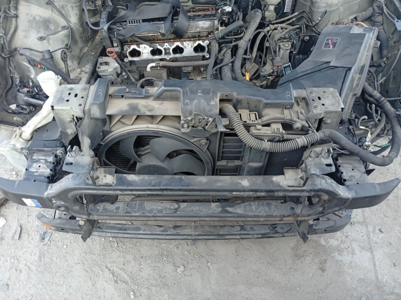 Recambio de panel frontal para peugeot 407 (6d_) 1.8 16v (6d6fyc) referencia OEM IAM 7104Q8  