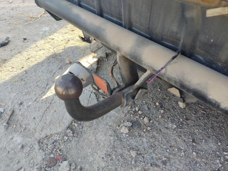 Recambio de enganche remolque para nissan primera hatchback (p11) 2.0 td referencia OEM IAM   