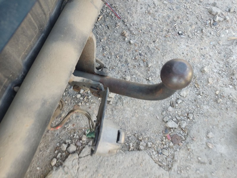 Recambio de enganche remolque para nissan primera hatchback (p11) 2.0 td referencia OEM IAM   