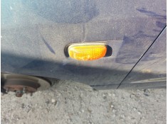 Recambio de piloto lateral izquierdo para nissan primera hatchback (p11) 2.0 td referencia OEM IAM 261609F000  