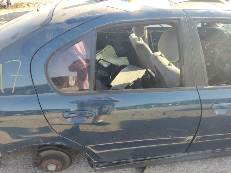 Recambio de puerta trasera derecha para nissan primera hatchback (p11) 2.0 td referencia OEM IAM 821002J036  