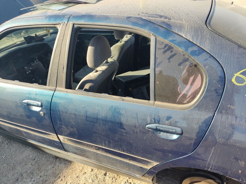 Recambio de puerta trasera izquierda para nissan primera hatchback (p11) 2.0 td referencia OEM IAM 821012J036  
