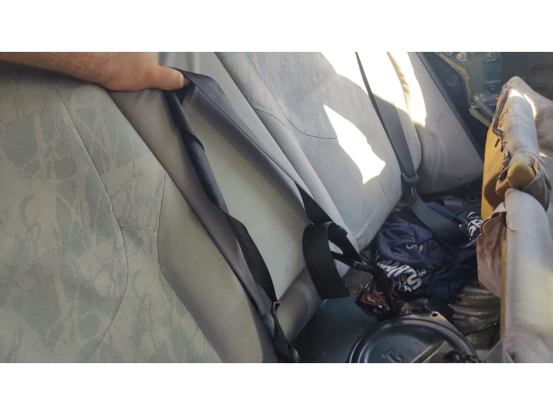 Recambio de cinturon seguridad trasero central para nissan primera hatchback (p11) 2.0 td referencia OEM IAM   