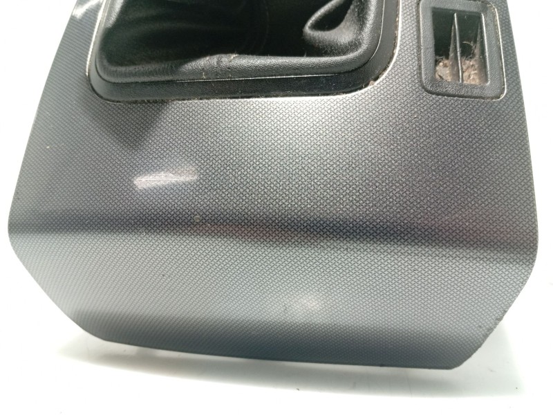 Recambio de moldura para hyundai sonata v (nf) 2.0 crdi referencia OEM IAM 846513K400  