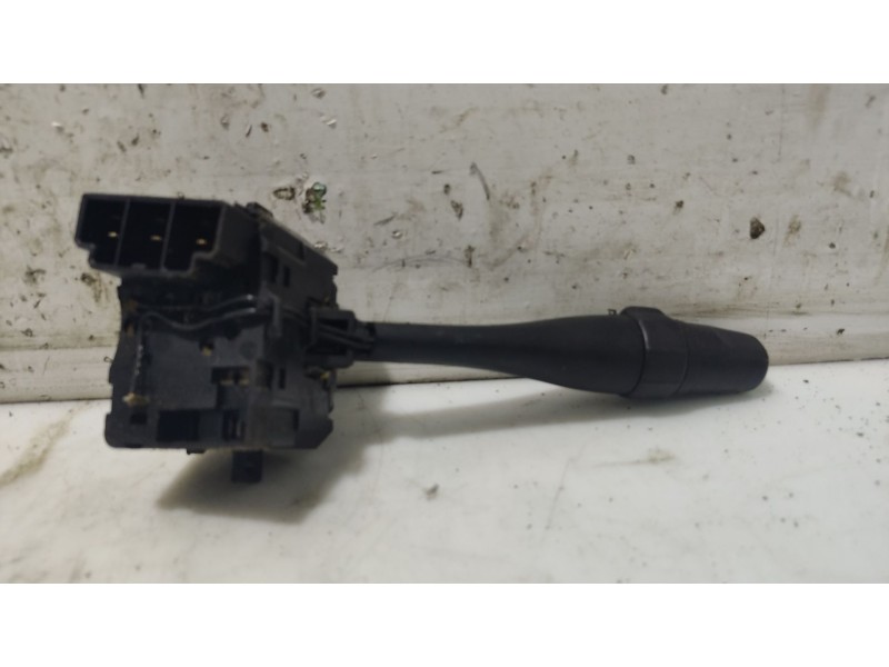 Recambio de mando intermitentes para nissan primera hatchback (p11) 2.0 td referencia OEM IAM   