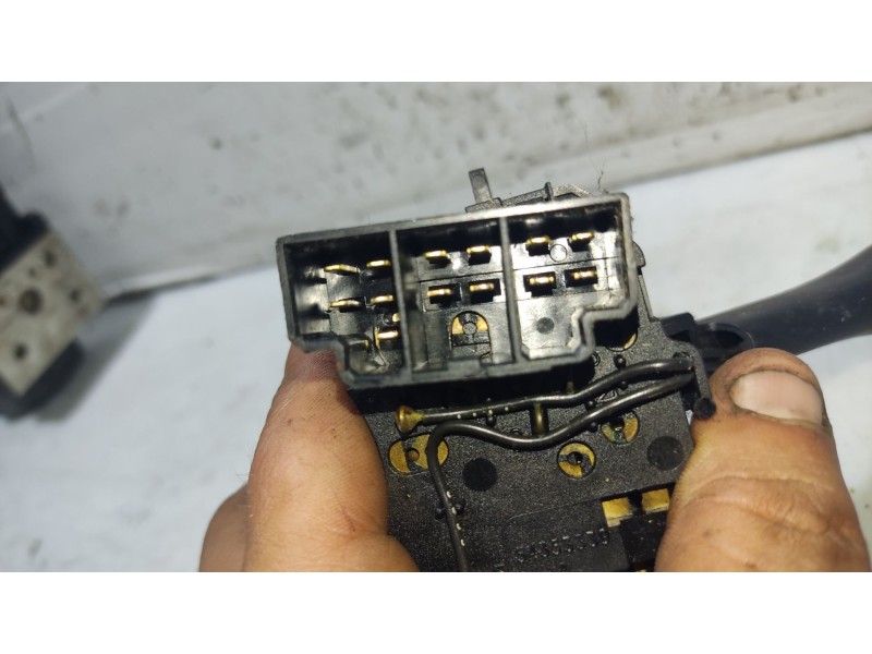 Recambio de mando intermitentes para nissan primera hatchback (p11) 2.0 td referencia OEM IAM   