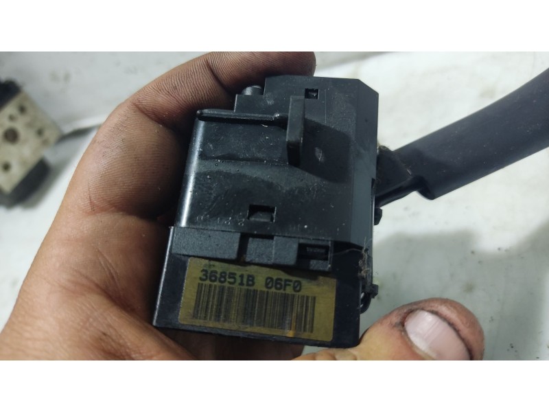 Recambio de mando intermitentes para nissan primera hatchback (p11) 2.0 td referencia OEM IAM   