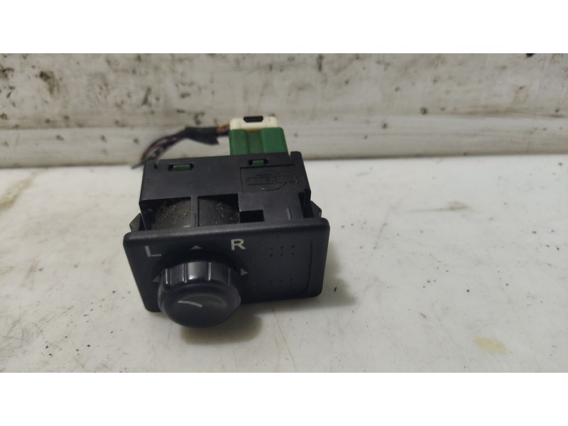 Recambio de mando retrovisor para nissan primera hatchback (p11) 2.0 td referencia OEM IAM   