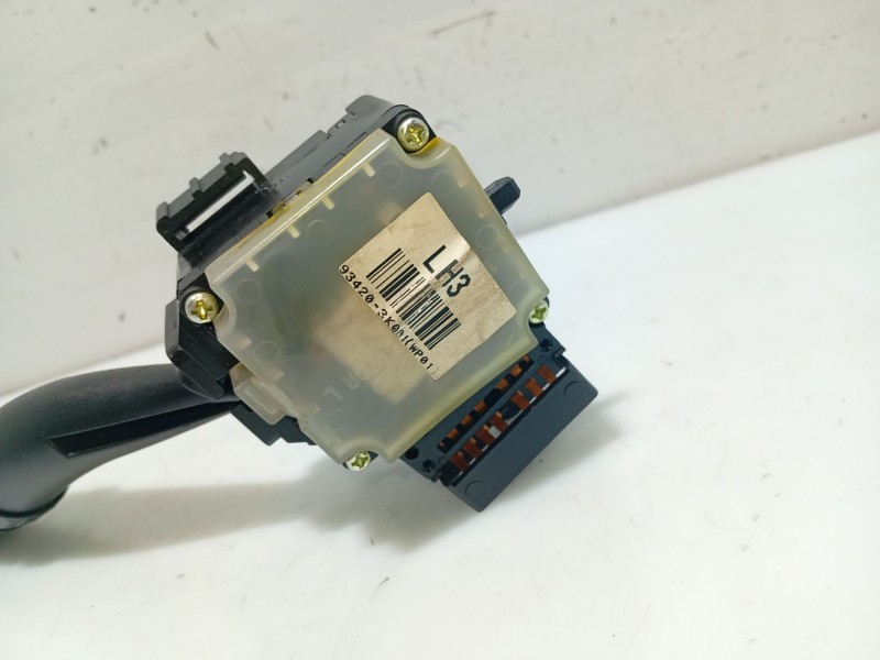 Recambio de mando limpia para hyundai sonata v (nf) 2.0 crdi referencia OEM IAM 934203K001  