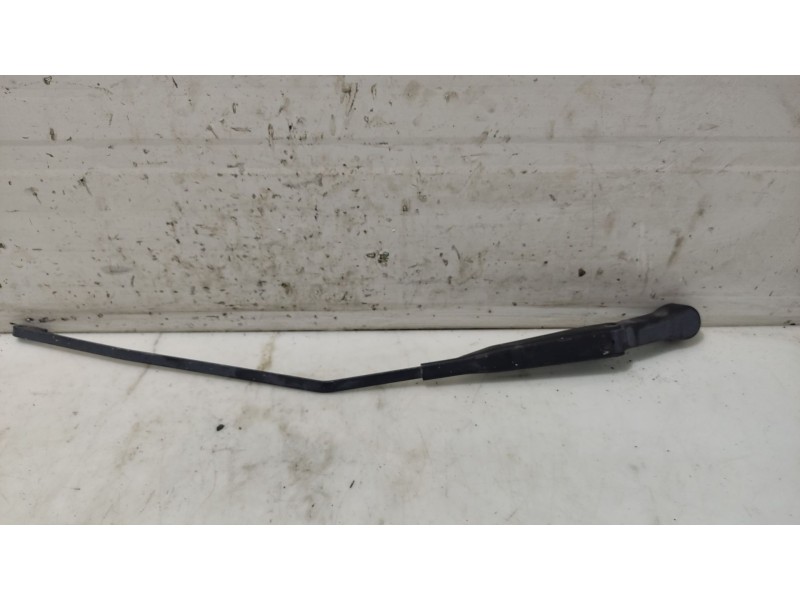 Recambio de brazo limpia trasero para nissan primera hatchback (p11) 2.0 td referencia OEM IAM 287802F701  