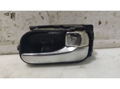 Recambio de maneta interior delantera derecha para nissan primera hatchback (p11) 2.0 td referencia OEM IAM 806702F002  