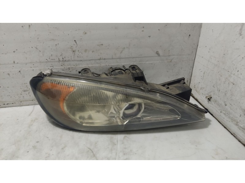 Recambio de faro derecho para nissan primera hatchback (p11) 2.0 td referencia OEM IAM 260102F925  