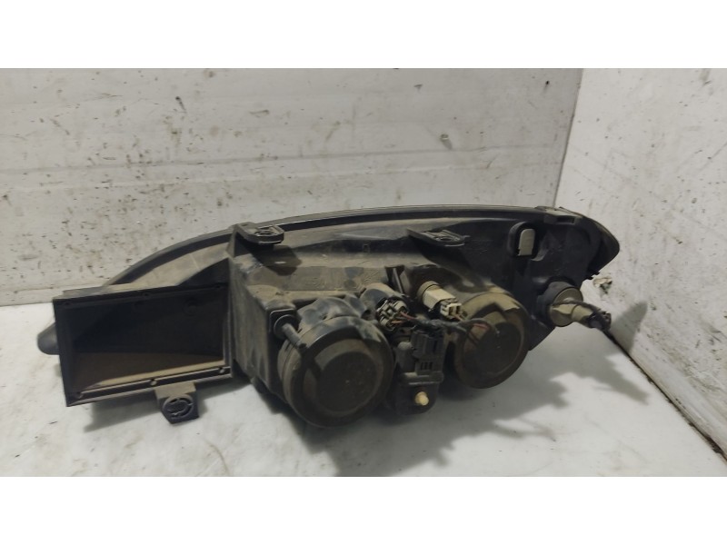 Recambio de faro derecho para nissan primera hatchback (p11) 2.0 td referencia OEM IAM 260102F925  