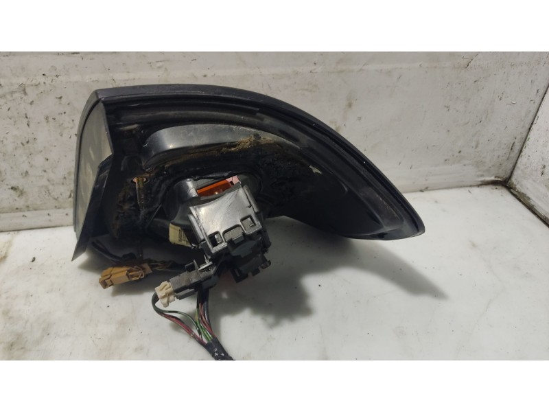 Recambio de piloto trasero izquierdo para nissan primera hatchback (p11) 2.0 td referencia OEM IAM 265552F725  