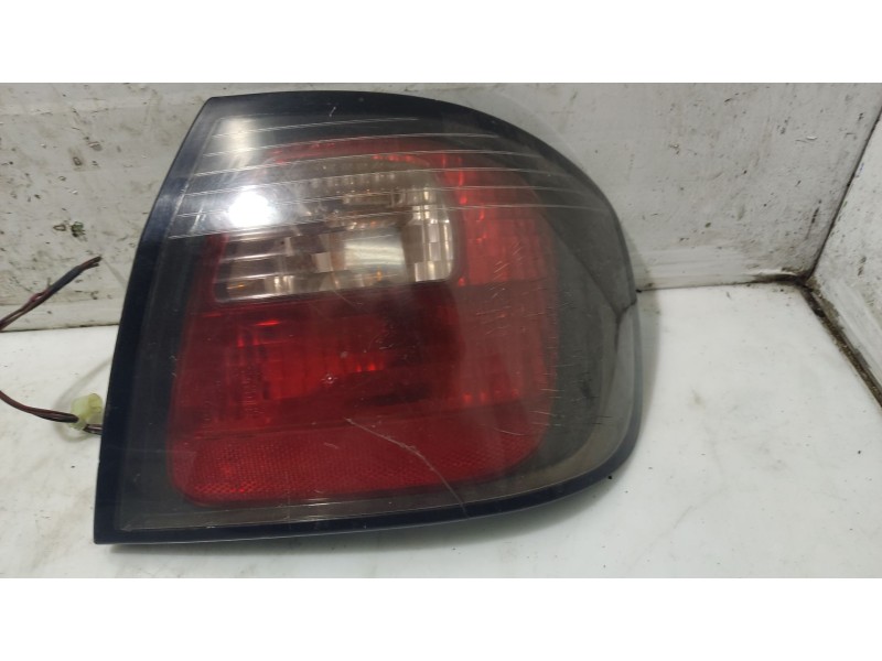 Recambio de piloto trasero derecho para nissan primera hatchback (p11) 2.0 td referencia OEM IAM 265502F725  