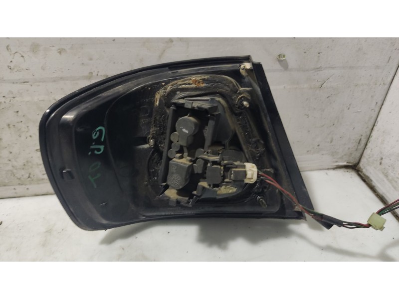 Recambio de piloto trasero derecho para nissan primera hatchback (p11) 2.0 td referencia OEM IAM 265502F725  