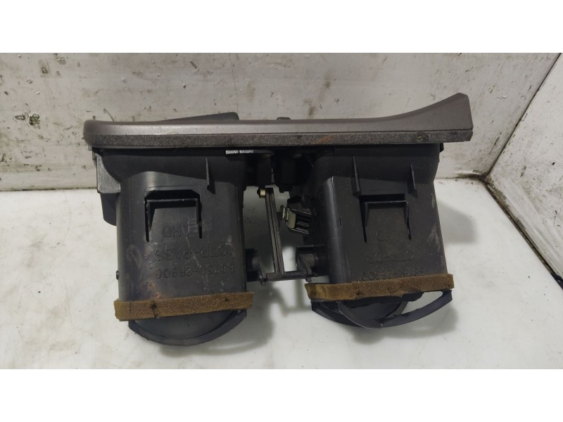 Recambio de moldura para nissan primera hatchback (p11) 2.0 td referencia OEM IAM   