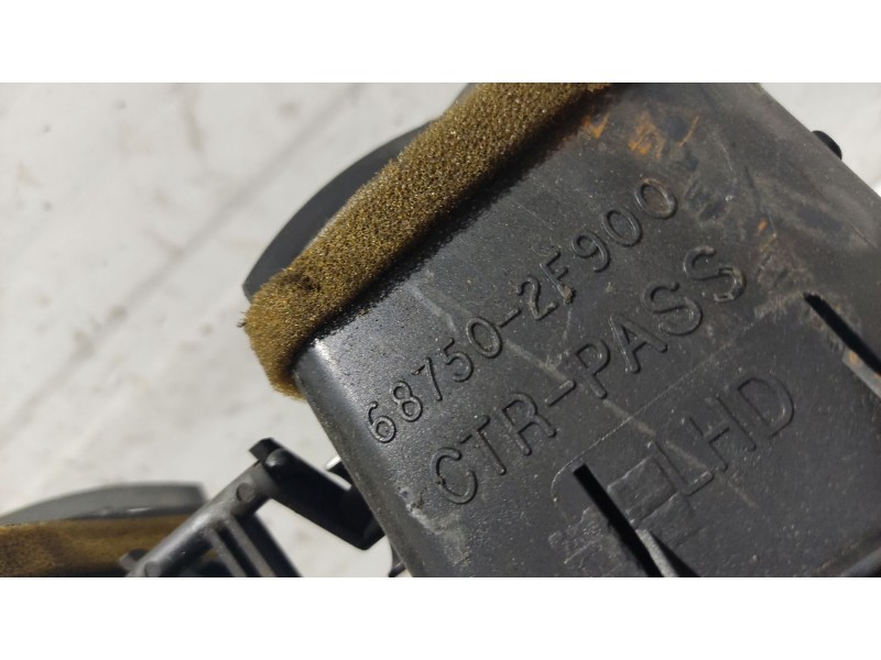 Recambio de moldura para nissan primera hatchback (p11) 2.0 td referencia OEM IAM   