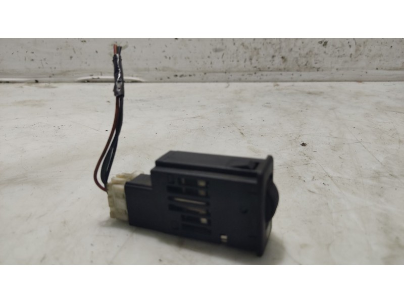 Recambio de interruptor para nissan primera hatchback (p11) 2.0 td referencia OEM IAM   