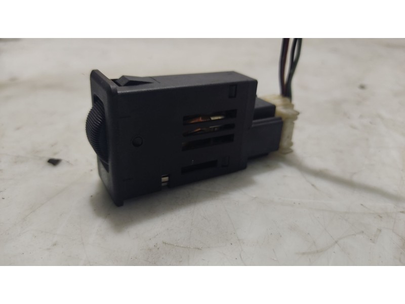 Recambio de interruptor para nissan primera hatchback (p11) 2.0 td referencia OEM IAM   