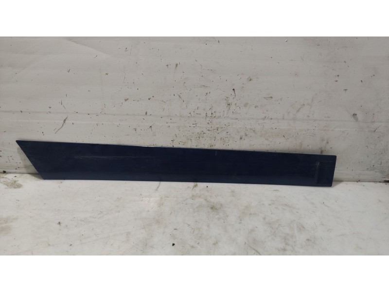 Recambio de moldura para nissan primera hatchback (p11) 2.0 td referencia OEM IAM   