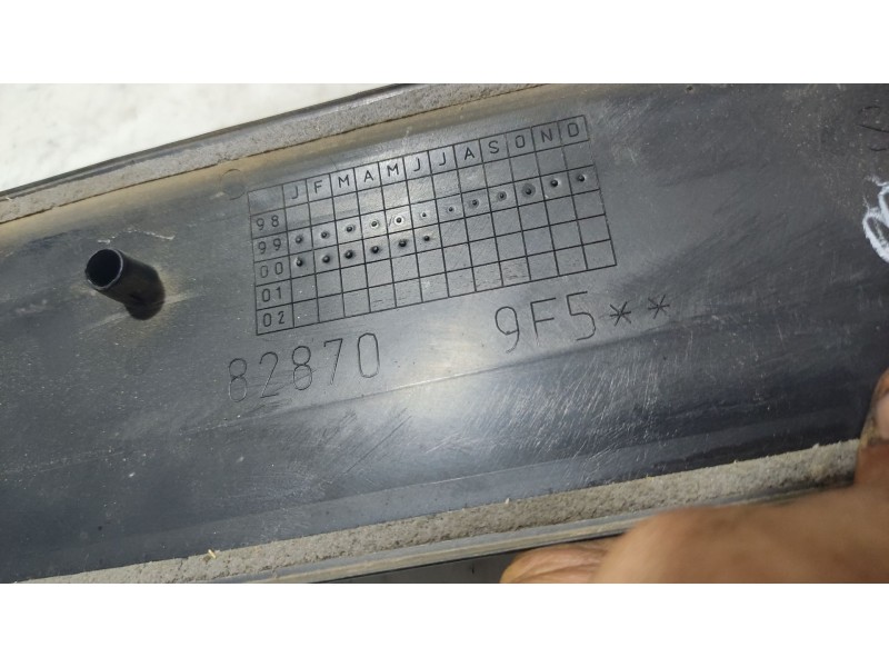 Recambio de moldura para nissan primera hatchback (p11) 2.0 td referencia OEM IAM   