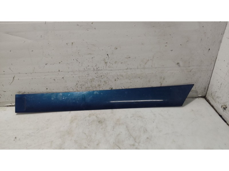 Recambio de moldura para nissan primera hatchback (p11) 2.0 td referencia OEM IAM   