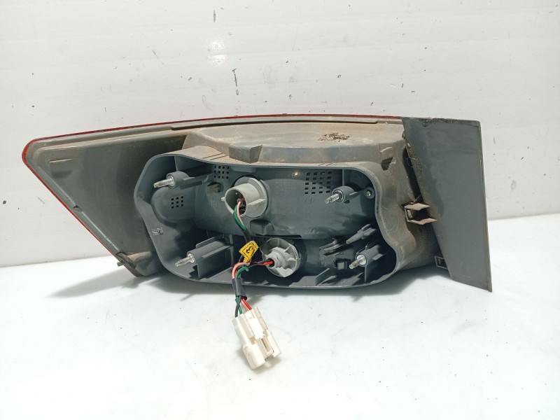 Recambio de piloto trasero derecho para hyundai sonata v (nf) 2.0 crdi referencia OEM IAM 924023K010  