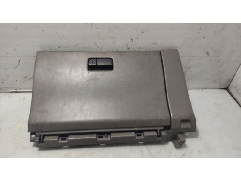 Recambio de guantera para nissan primera hatchback (p11) 2.0 td referencia OEM IAM 685002F002  