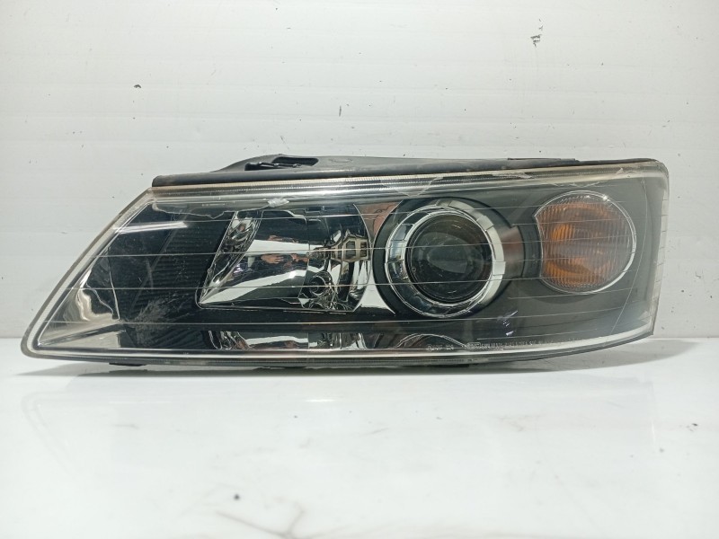 Recambio de faro izquierdo para hyundai sonata v (nf) 2.0 crdi referencia OEM IAM 921013K110  