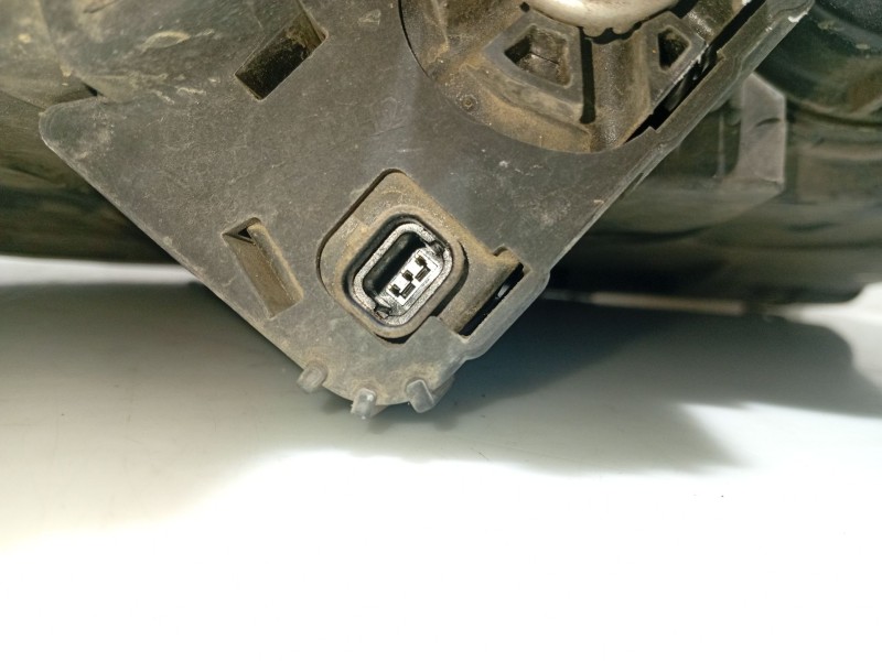 Recambio de faro izquierdo para hyundai sonata v (nf) 2.0 crdi referencia OEM IAM 921013K110  