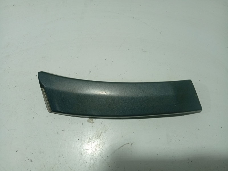 Recambio de moldura para mercedes-benz 124 sedán (w124) 300 d (124.130) referencia OEM IAM   