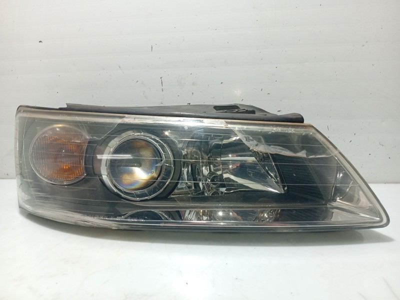 Recambio de faro derecho para hyundai sonata v (nf) 2.0 crdi referencia OEM IAM 921023K020  