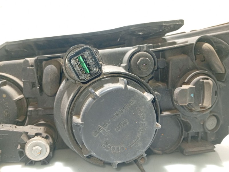 Recambio de faro derecho para hyundai sonata v (nf) 2.0 crdi referencia OEM IAM 921023K020  